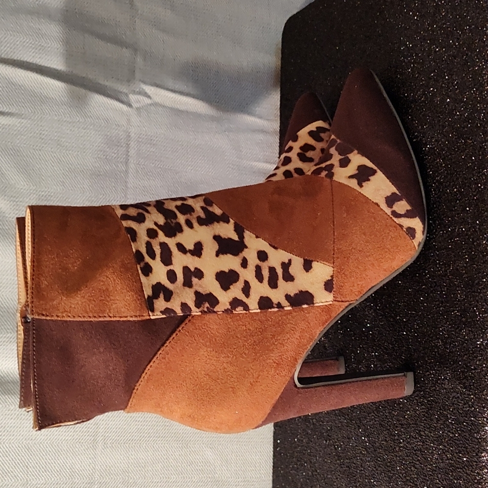 Y-Not Ankle Boots - Picture 2 of 6
